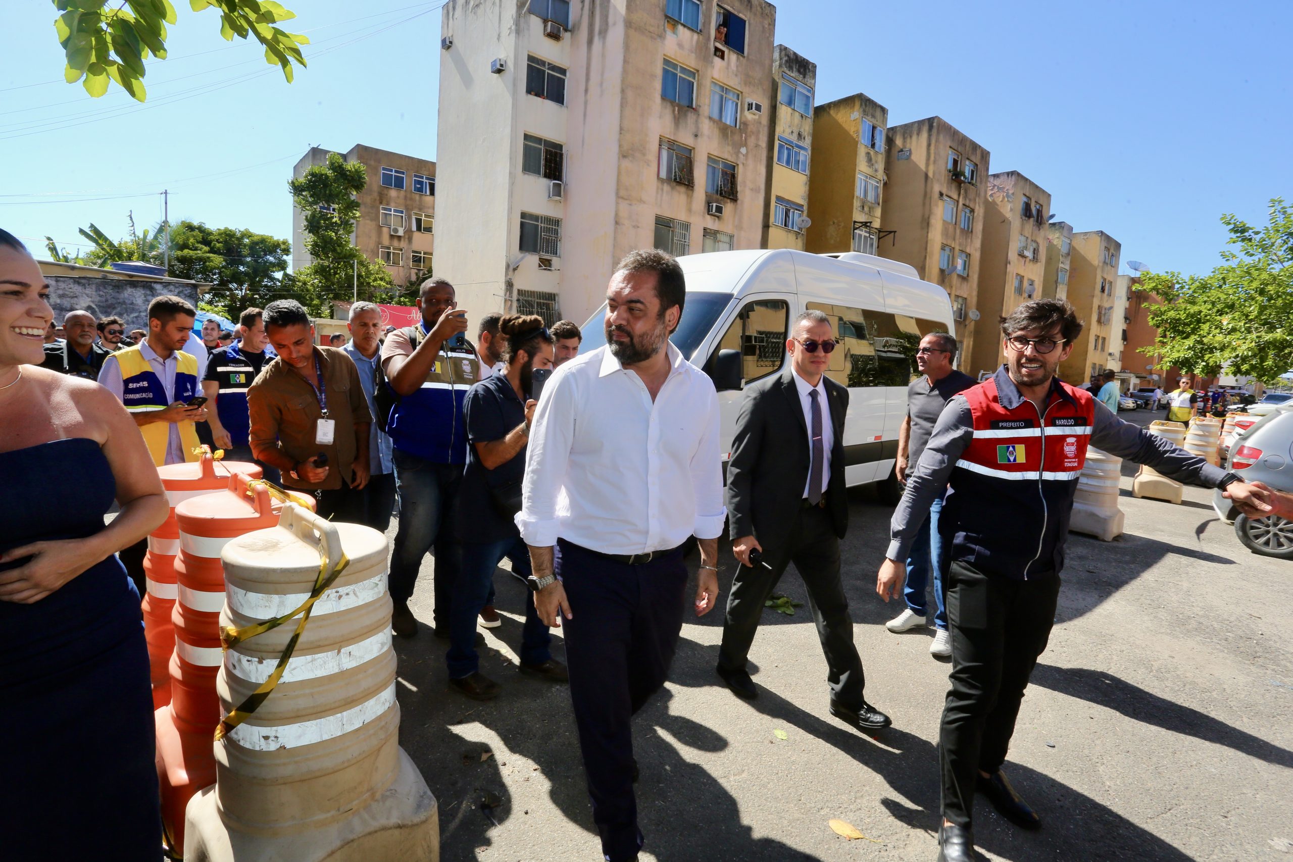 Cláudio Castro dá início às obras de reforma do condomínio Village Brisamar, em Itaguaí